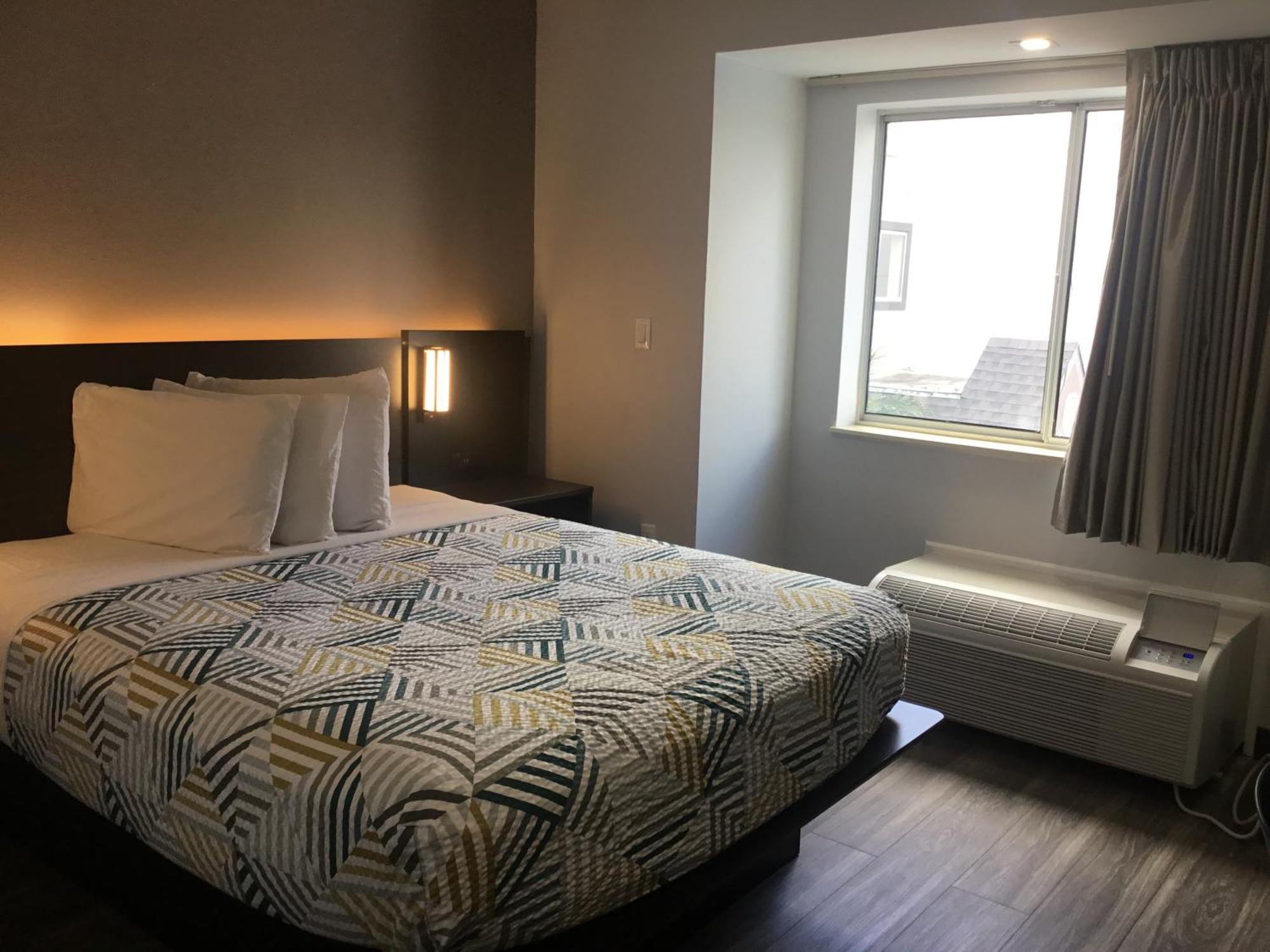 Hotel 6-mcallen, Tx - East 4*
